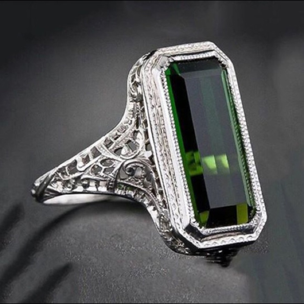 Sterling Silver Emerald Gemstone Ring - image 2